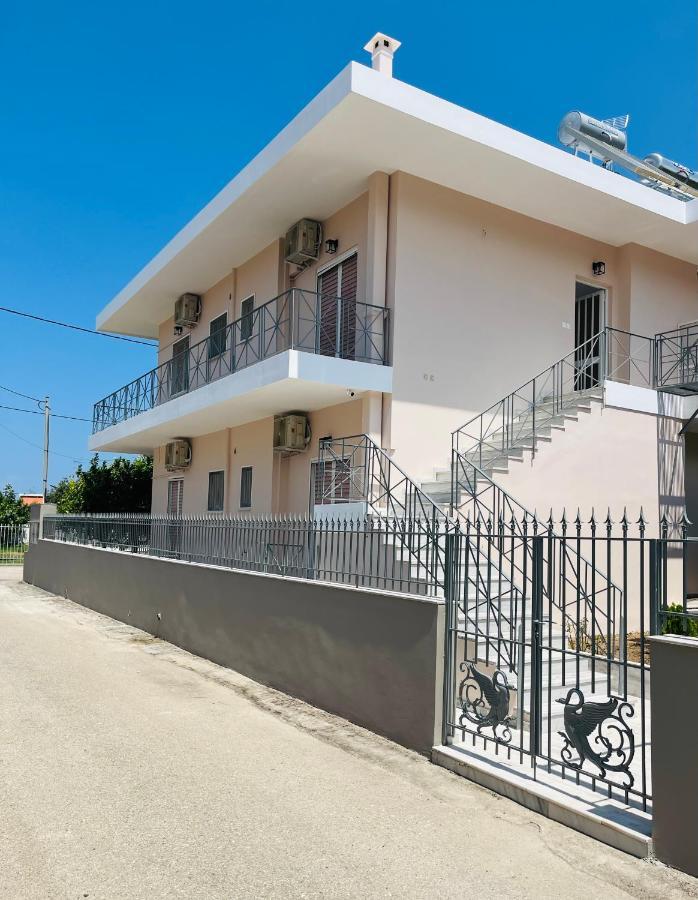 Koulouras Holiday Apartments Nikolaíika Extérieur photo